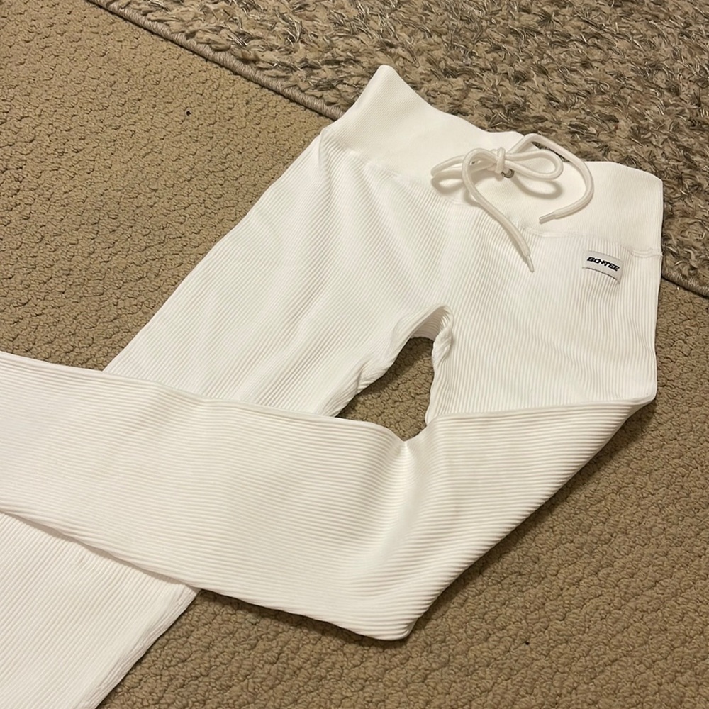 New Bo + Tee White Leggings